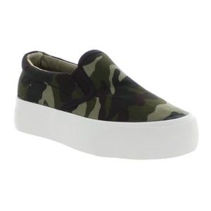 Restricted platform camo vcam slip on sneakers NEW